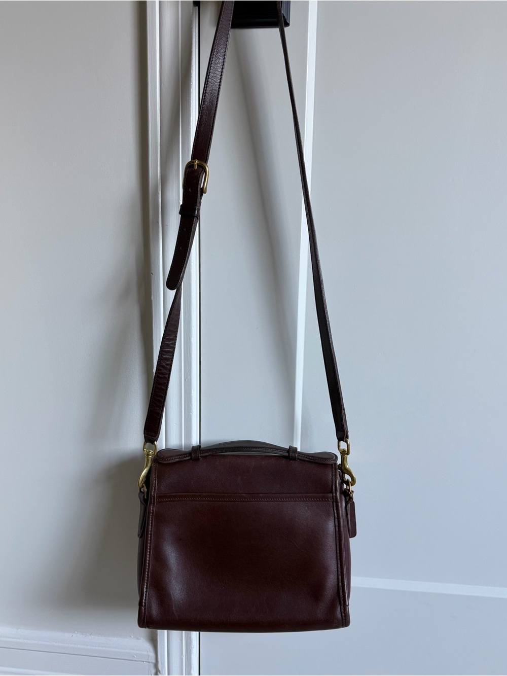 Coach Vintage Court Leather Bag D8U-9870 in Deep Brown - Picture 2 of 13